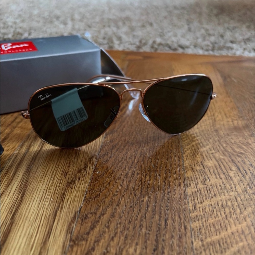 Ray-Ban Aviator Sunglasses with Copper Frame